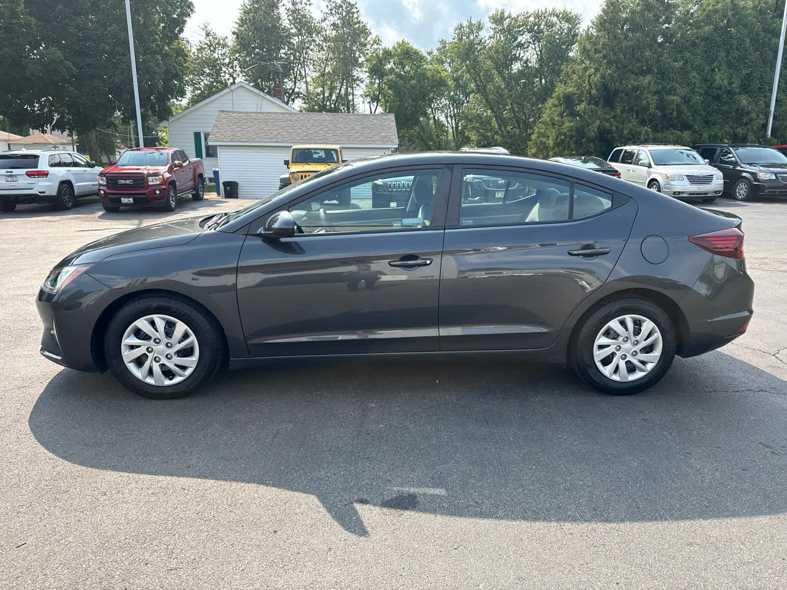 Used 2020 Hyundai Elantra SE FWD image 6