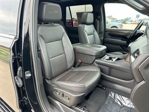 Used 2023 Chevrolet Tahoe High Country w/ Premium Package AWD/4WD image 27
