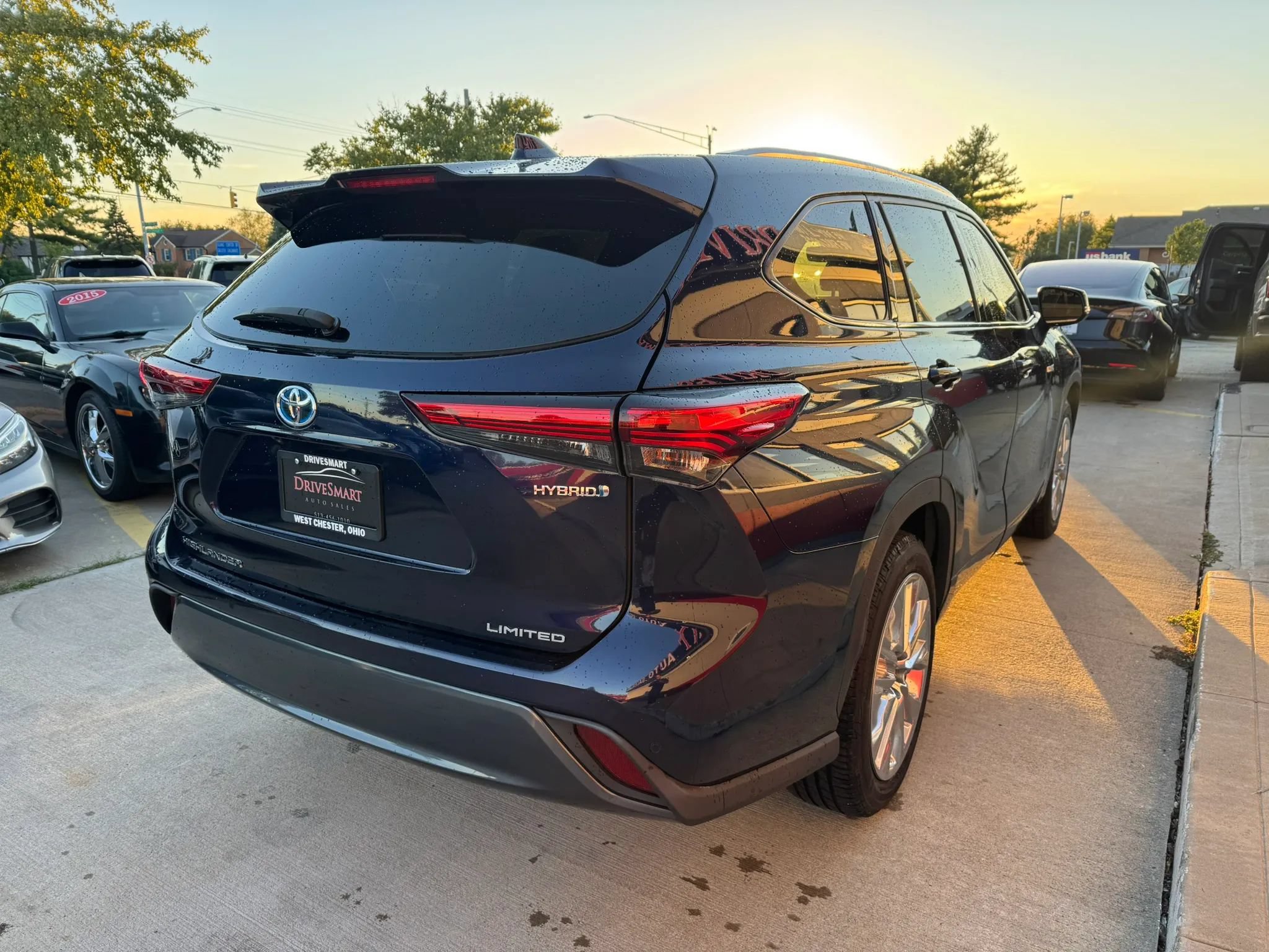 Used 2021 Toyota Highlander Limited FWD image 4