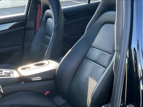 Used 2021 Porsche Panamera image 27
