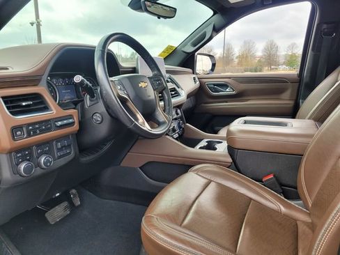 Used 2021 Chevrolet Suburban High Country w/ Premium Package image 10
