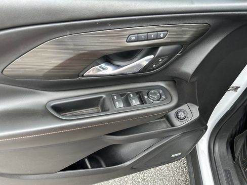 Used 2021 GMC Terrain SLT w/ Infotainment Package II FWD image 11