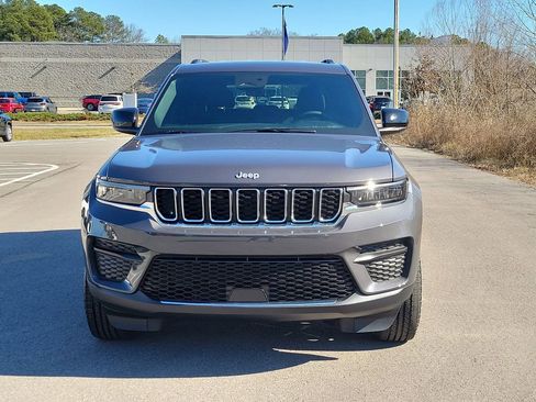 New 2025 Jeep Grand Cherokee Laredo image 8