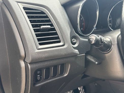 Used 2018 Mitsubishi Outlander Sport LE AWD/4WD image 12