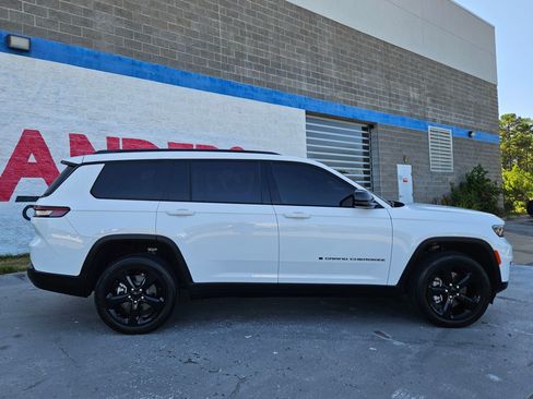 Used 2023 Jeep Grand Cherokee L Laredo AWD/4WD image 8