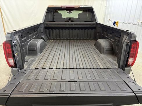 Used 2022 GMC Sierra 1500 Elevation image 13