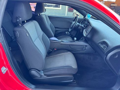 Used 2015 Dodge Challenger SXT RWD image 12