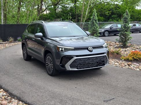 New 2026 Volkswagen Taos SE FWD image 7