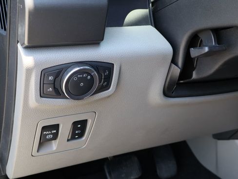 Used 2018 Ford F150 XLT w/ Equipment Group 302A Luxury image 12