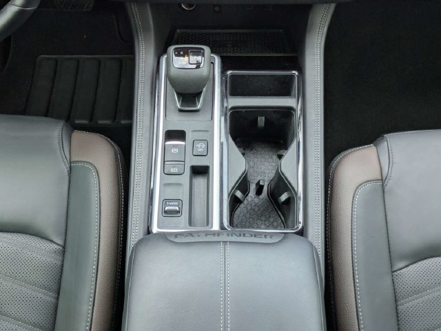 Used 2025 Nissan Pathfinder Platinum w/ Black Appearance Package FWD image 19