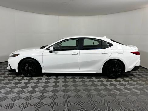 Certified 2025 Toyota Camry SE image 8