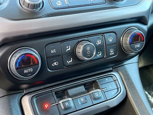 Used 2023 GMC Acadia AT4 AWD/4WD image 16