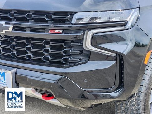 Used 2023 Chevrolet Suburban Z71 w/ Luxury Package AWD/4WD image 10