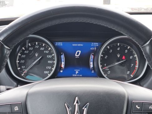 Used 2019 Maserati Levante S image 23