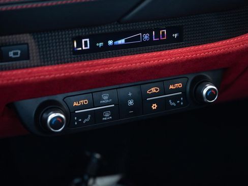 Used 2021 Ferrari F8 Tributo RWD image 46