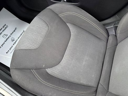 Used 2016 Jeep Cherokee Latitude image 27