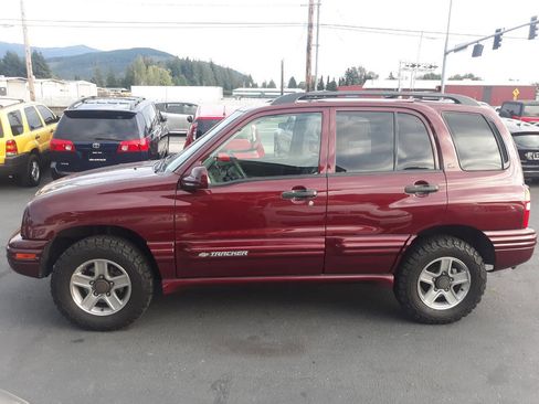 Used 2003 Chevrolet Tracker LT image 11