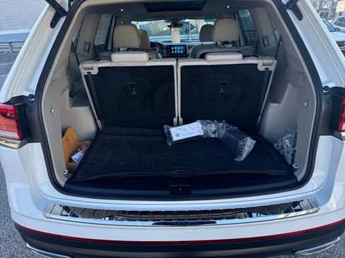 Certified 2024 Volkswagen Atlas SE image 33