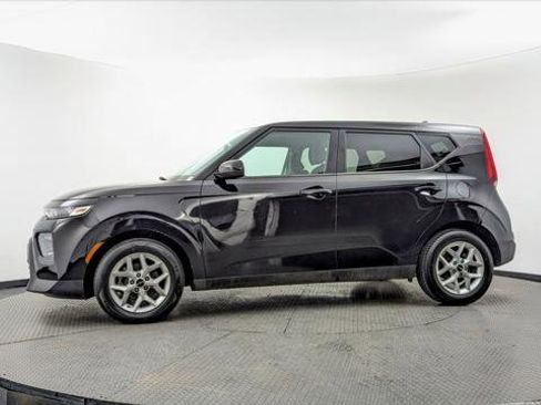 Used 2022 Kia Soul LX w/ Technology Package image 3
