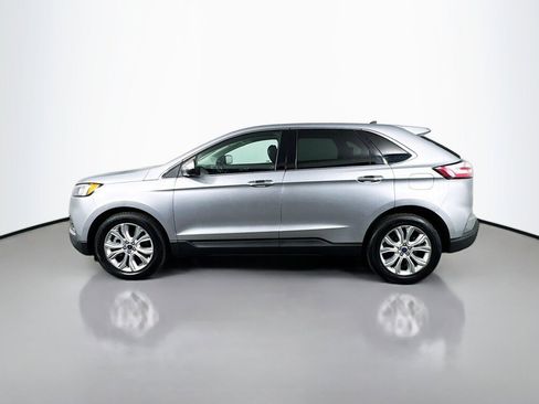 Used 2022 Ford Edge Titanium image 2