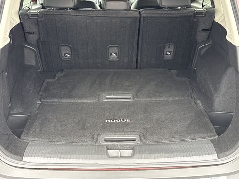 Used 2023 Nissan Rogue SL w/ SL Premium Package image 5