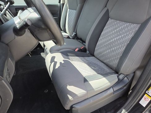 Used 2019 Toyota Tundra SR5 AWD/4WD image 6