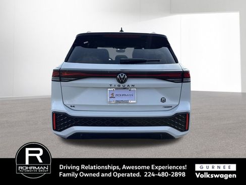 New 2026 Volkswagen Tiguan SE R-Line AWD/4WD image 8