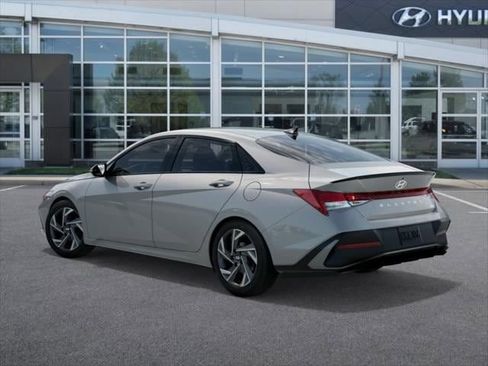 New 2025 Hyundai Elantra SEL image 5