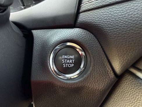 Used 2025 Toyota RAV4 XLE FWD image 23