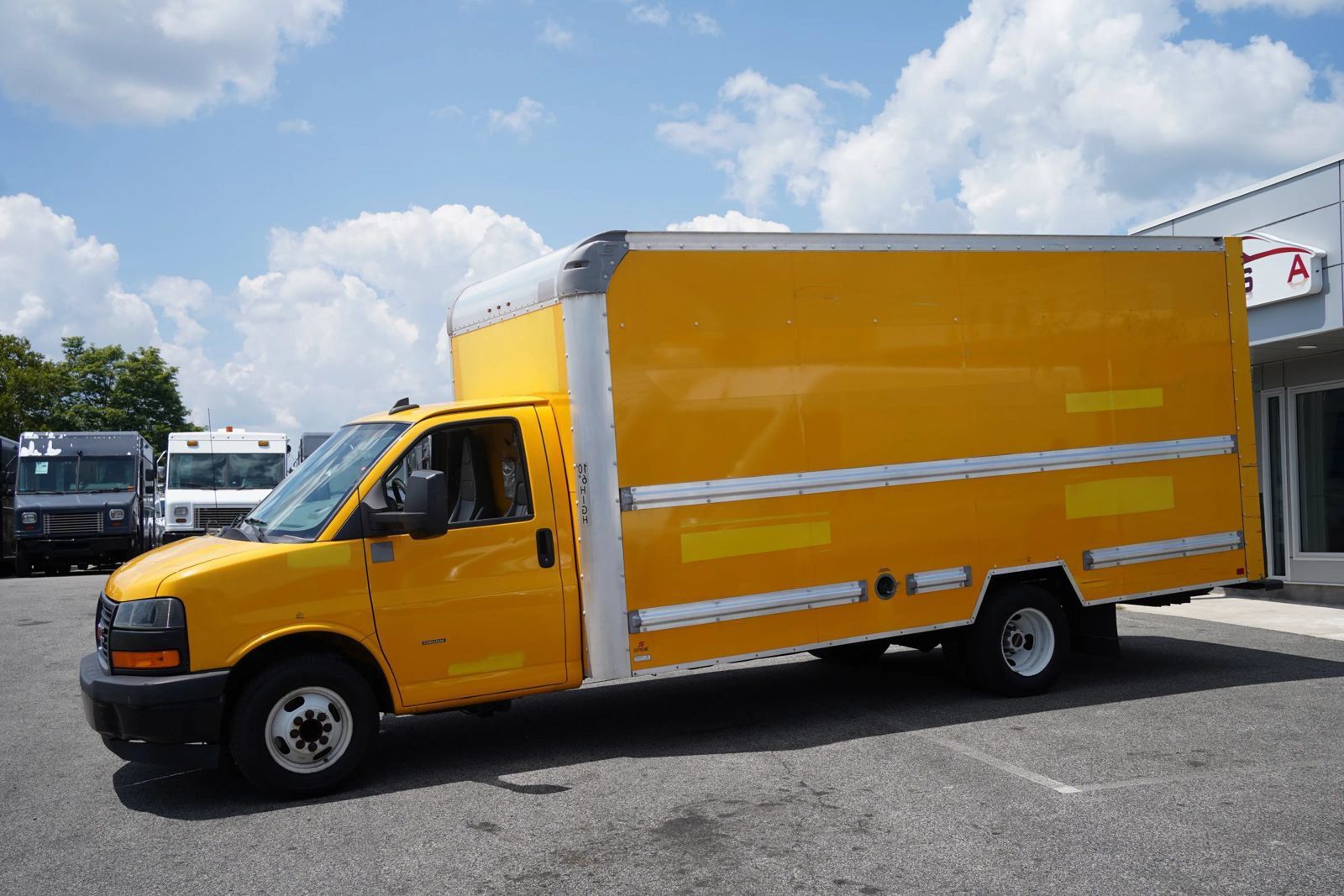 Used 2021 GMC Savana 3500 Extended w/ Power Convenience Package RWD image 7