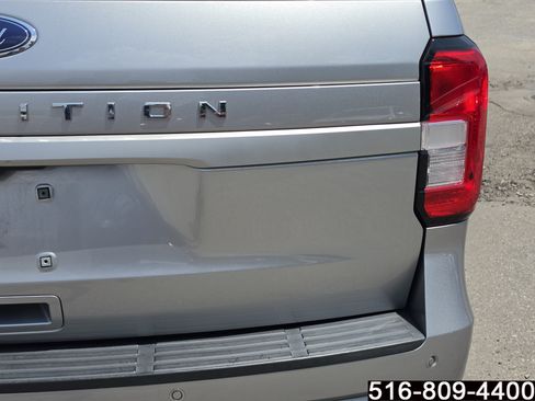 Used 2023 Ford Expedition XLT AWD/4WD image 38