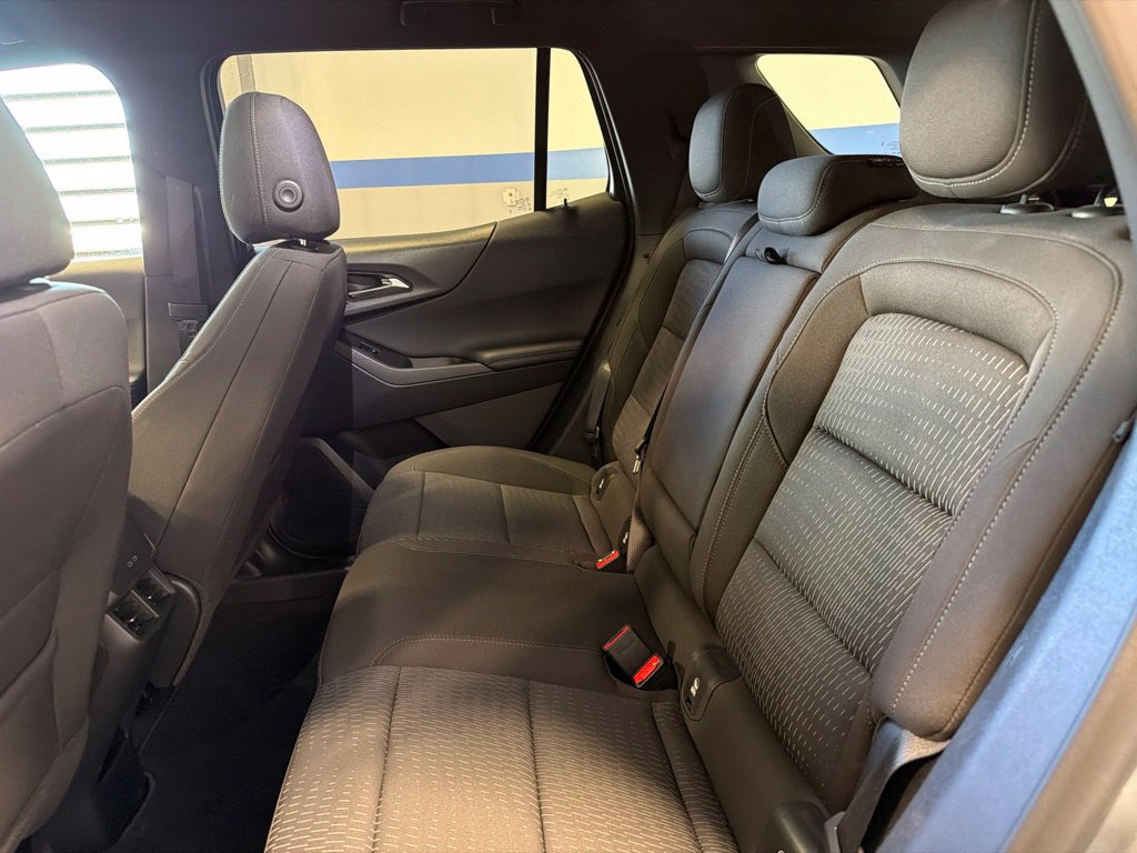 Used 2026 Chevrolet Equinox LT AWD/4WD image 23