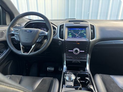 Used 2020 Ford Edge ST image 27