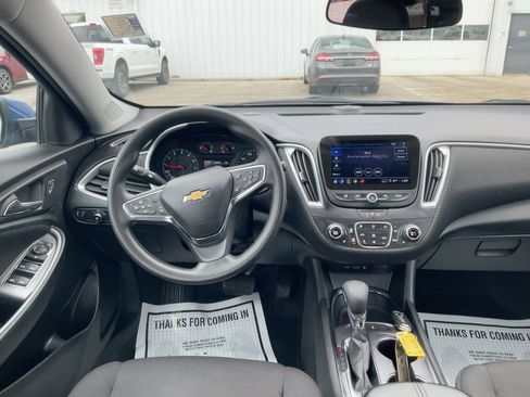 Used 2023 Chevrolet Malibu LT FWD image 3