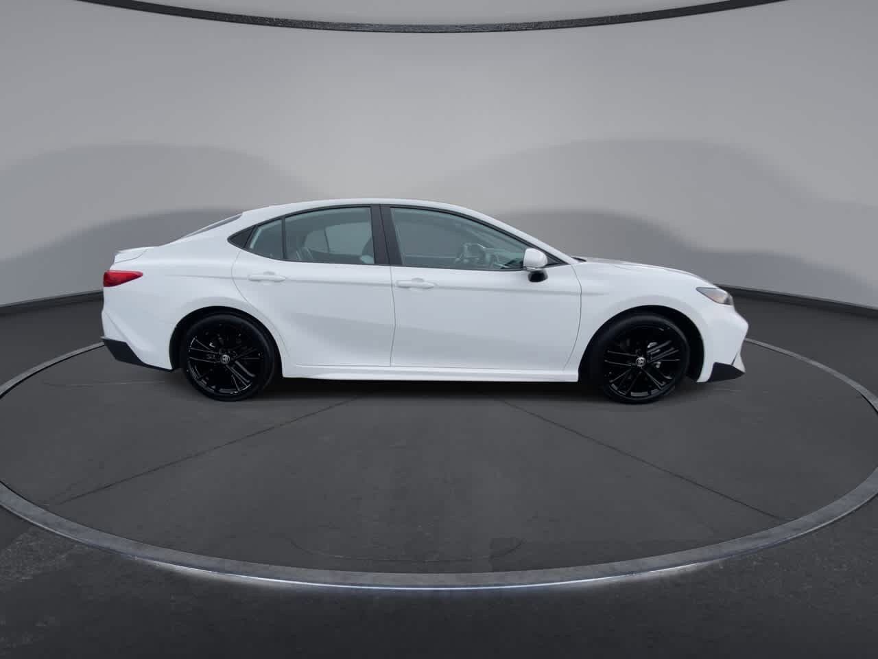 Certified 2025 Toyota Camry SE FWD image 9