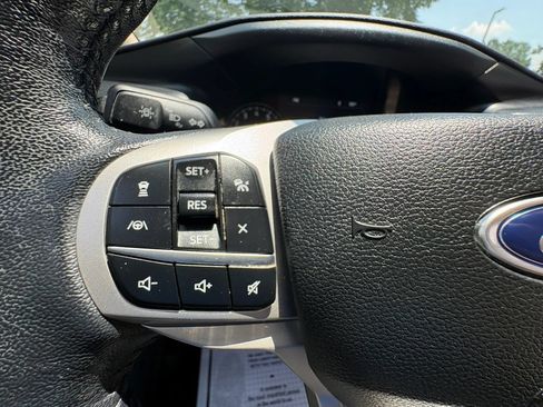 Used 2021 Ford Explorer Limited w/ Equipment Group 301A RWD image 45