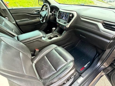 Used 2018 GMC Acadia SLT w/ LPO, Floor Liner Package FWD image 9