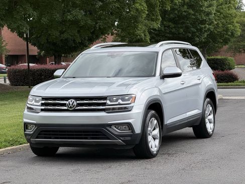 Used 2018 Volkswagen Atlas SEL FWD image 2