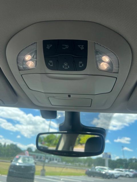 Used 2022 Chrysler Pacifica Touring-L w/ Uconnect Theater Family Group FWD image 20