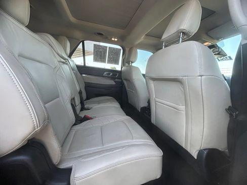 Used 2018 Ford Explorer Platinum AWD/4WD image 10