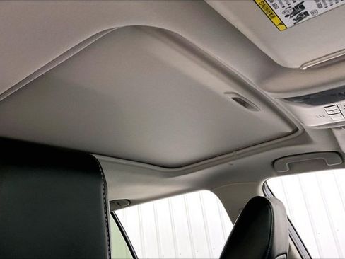Used 2021 Toyota RAV4 XLE Premium AWD/4WD image 22