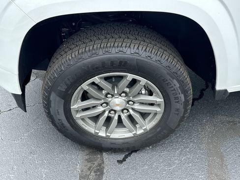 New 2024 Chevrolet Colorado LT w/ LT Convenience Package III image 10