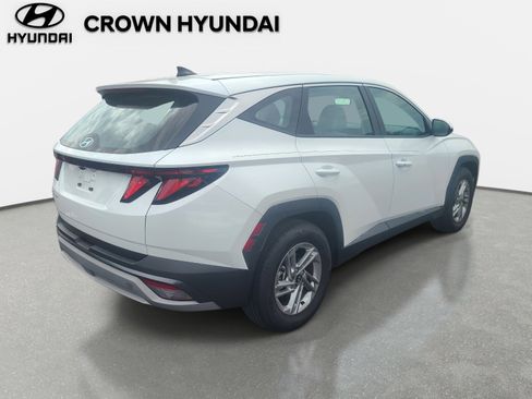 Used 2025 Hyundai Tucson SE FWD image 4