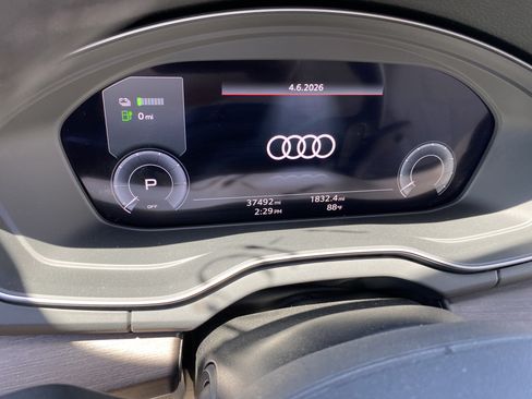Used 2023 Audi Q5 e Premium w/ Convenience Package AWD/4WD image 18