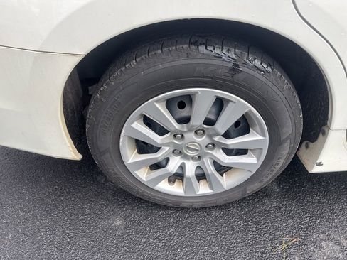 Used 2014 Nissan Altima 2.5 S w/ Display Audio Package image 18