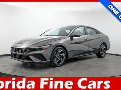 Used 2025 Hyundai Elantra Limited