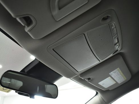 Used 2019 Nissan Rogue SV w/ Premium Package image 33