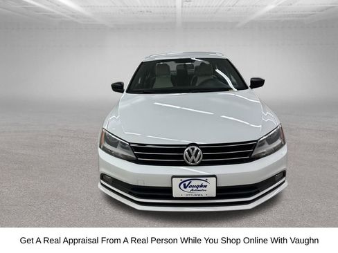 Used 2015 Volkswagen Jetta Sport FWD image 4
