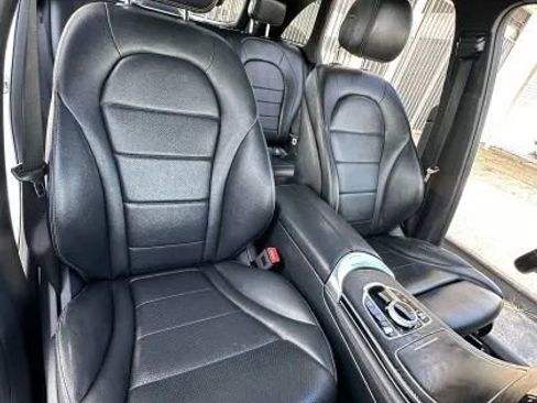 Used 2019 Mercedes-Benz GLC 300 w/ Parking Assistance Package image 22