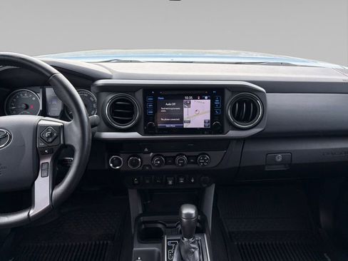 Used 2019 Toyota Tacoma TRD Off-Road w/ Technology Package image 11